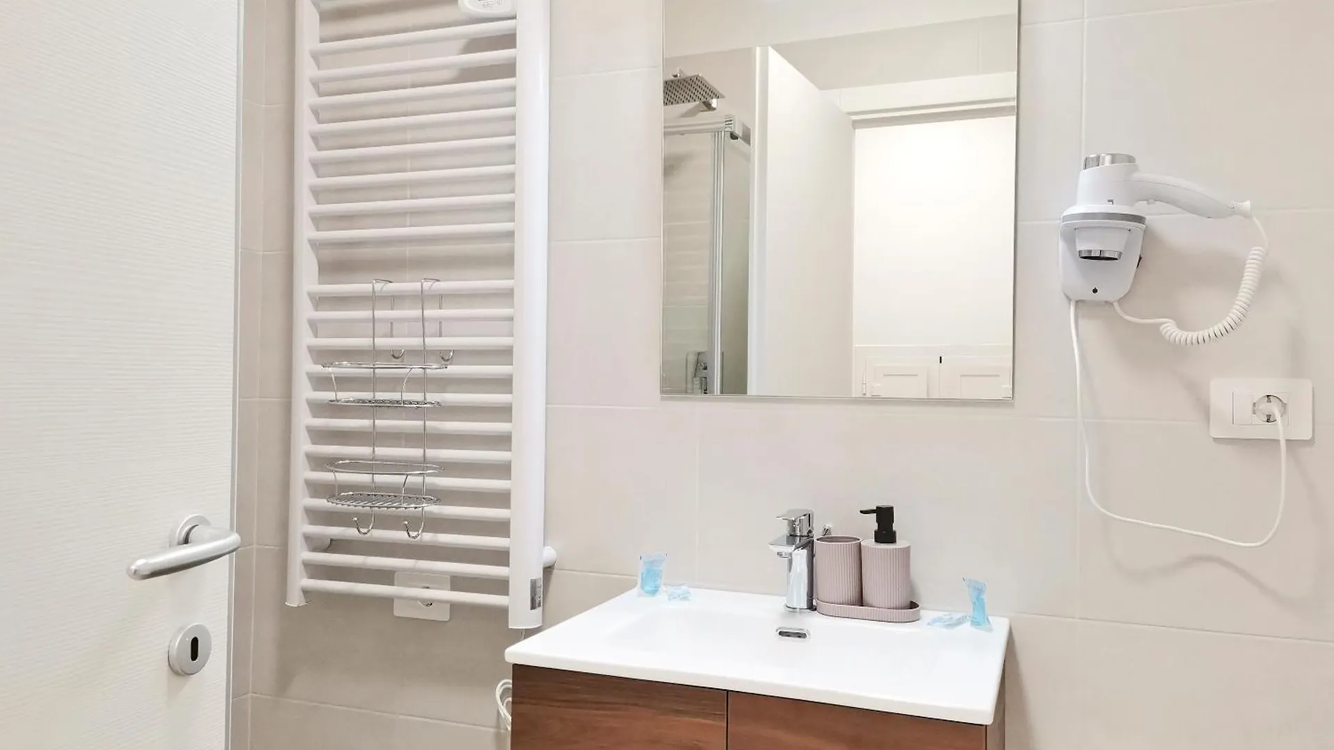Fabulhouse Daire Bari